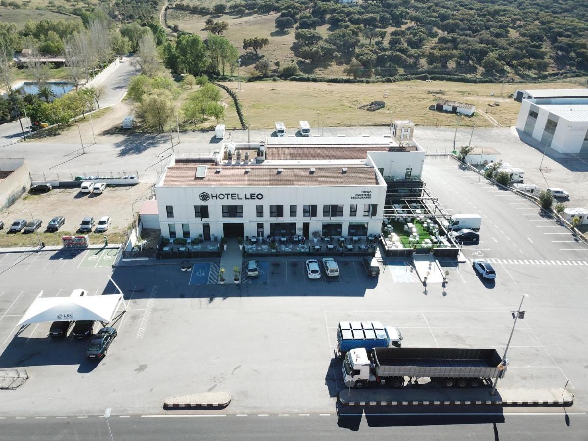 Hotel Leo Monesterio Extérieur photo