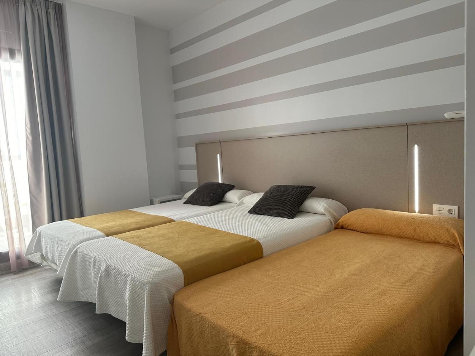 Hotel Leo Monesterio Extérieur photo
